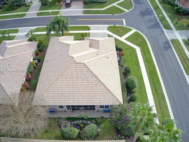 6569 Jog Estates Ln, Boynton Beach FL 33437