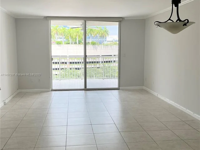 1420 Brickell Bay Dr # 806D, Miami FL 33131