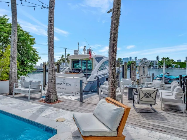 244 W San Marino Dr, Miami Beach FL 33139