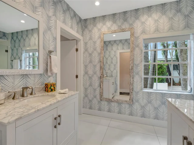 244 W San Marino Dr, Miami Beach FL 33139