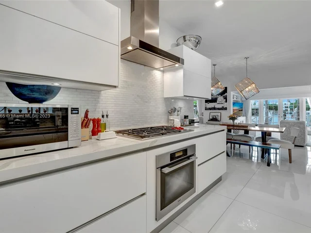 244 W San Marino Dr, Miami Beach FL 33139