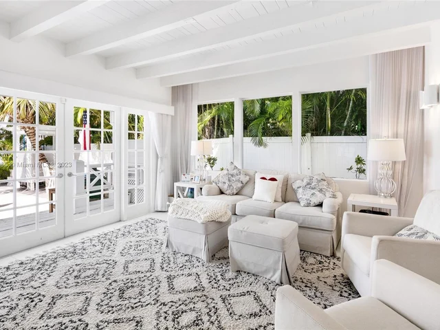 244 W San Marino Dr, Miami Beach FL 33139