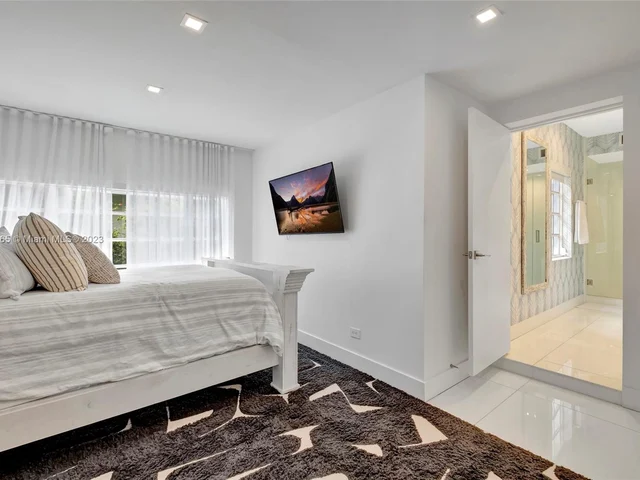 244 W San Marino Dr, Miami Beach FL 33139