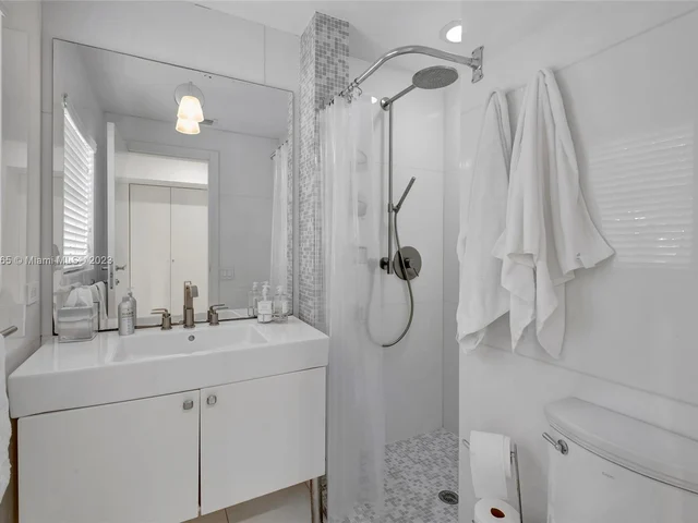 244 W San Marino Dr, Miami Beach FL 33139