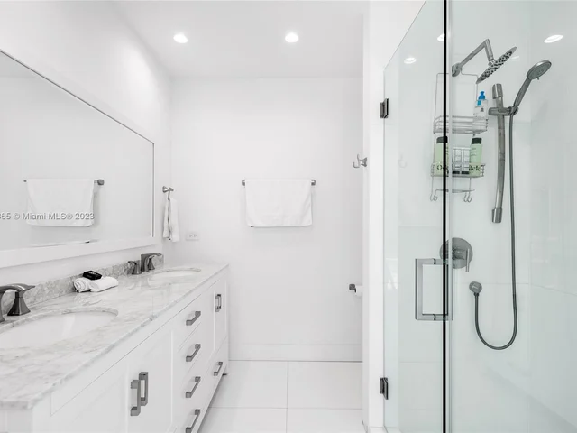 244 W San Marino Dr, Miami Beach FL 33139