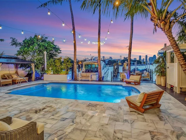 244 W San Marino Dr, Miami Beach FL 33139