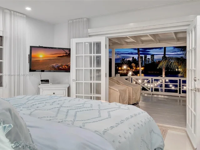 244 W San Marino Dr, Miami Beach FL 33139