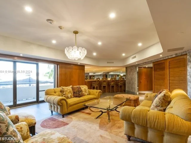 19707 Turnberry Way # 9J, Aventura FL 33180