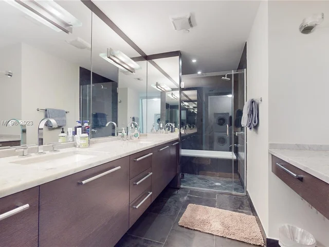 900 Biscayne Blvd # 5701, Miami FL 33132