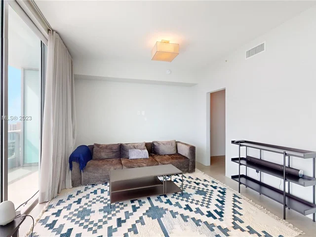 900 Biscayne Blvd # 5701, Miami FL 33132