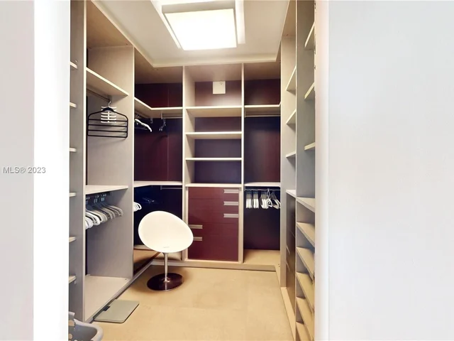 900 Biscayne Blvd # 5701, Miami FL 33132