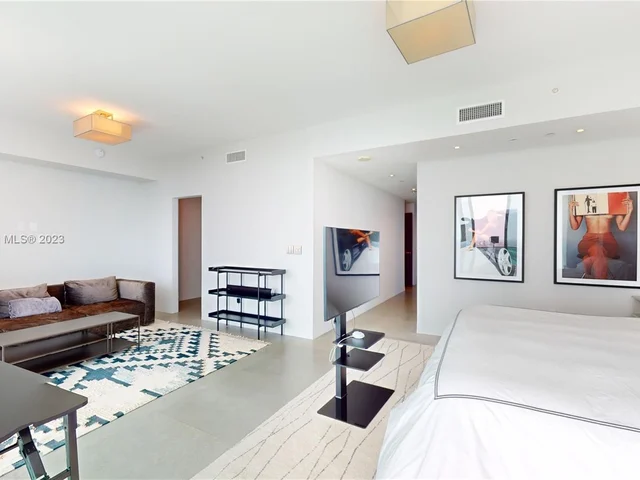 900 Biscayne Blvd # 5701, Miami FL 33132