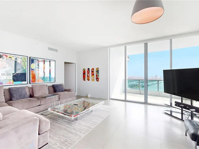 900 Biscayne Blvd # 5701, Miami FL 33132