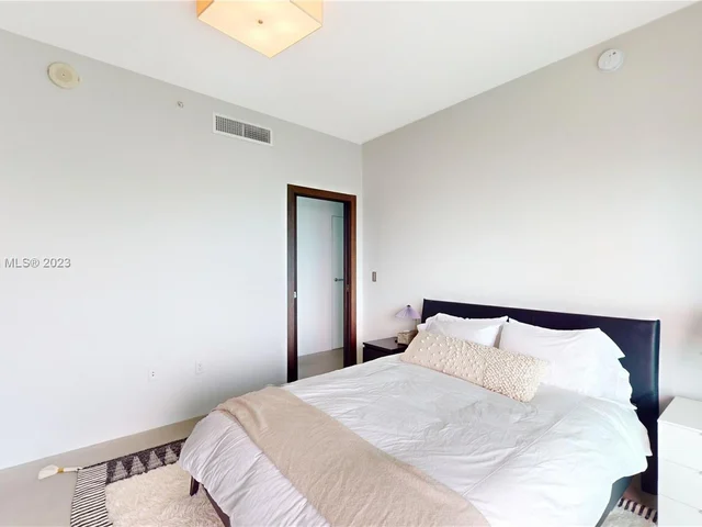 900 Biscayne Blvd # 5701, Miami FL 33132