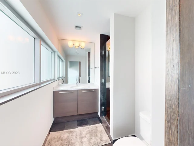 900 Biscayne Blvd # 5701, Miami FL 33132