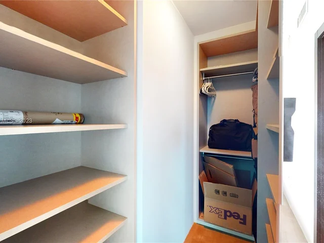 900 Biscayne Blvd # 5701, Miami FL 33132