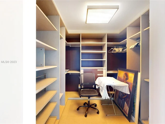 900 Biscayne Blvd # 5701, Miami FL 33132