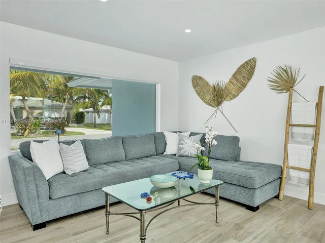 1251 Morse Blvd, Riviera Beach FL 33404