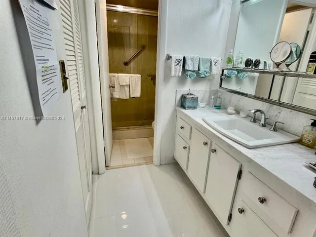 1400 Saint Charles Pl # A, Pembroke Pines FL 33026