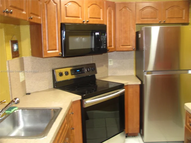 900 NE 209th Ter # 31, Miami FL 33179