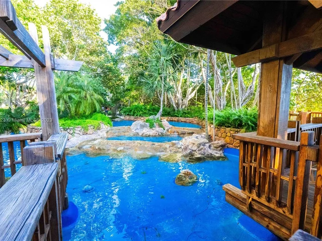 2000 Towerside Ter # 901, Miami FL 33138