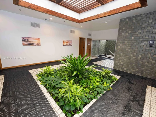 2000 Towerside Ter # 901, Miami FL 33138