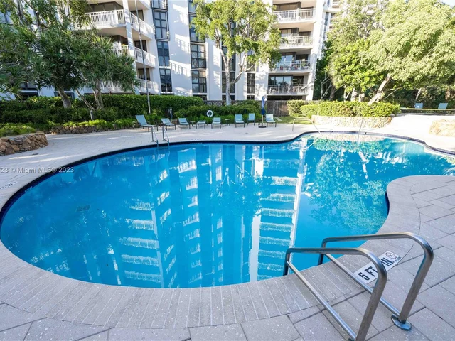 2000 Towerside Ter # 901, Miami FL 33138