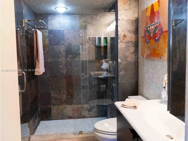 2000 Towerside Ter # 901, Miami FL 33138