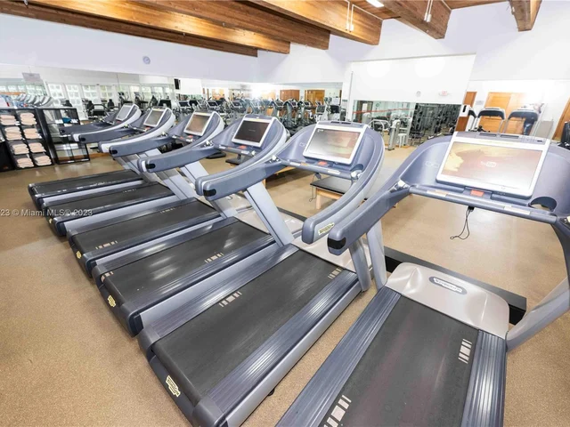 2000 Towerside Ter # 901, Miami FL 33138