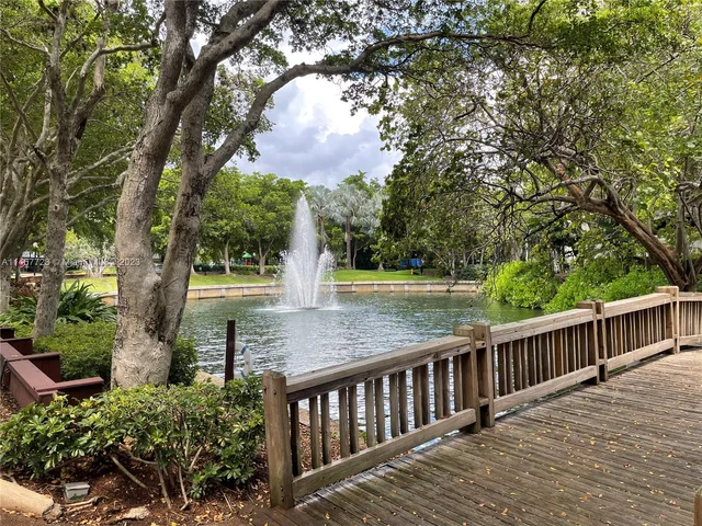 2000 Towerside Ter # 901, Miami FL 33138