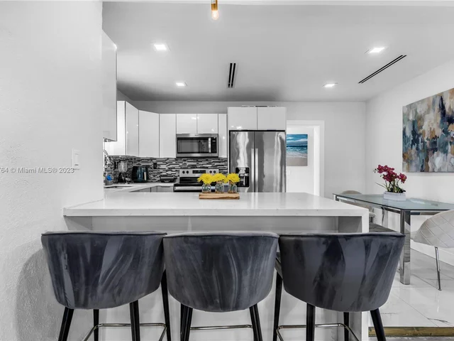 231 NW 44th St, Miami FL 33127