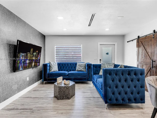 231 NW 44th St, Miami FL 33127