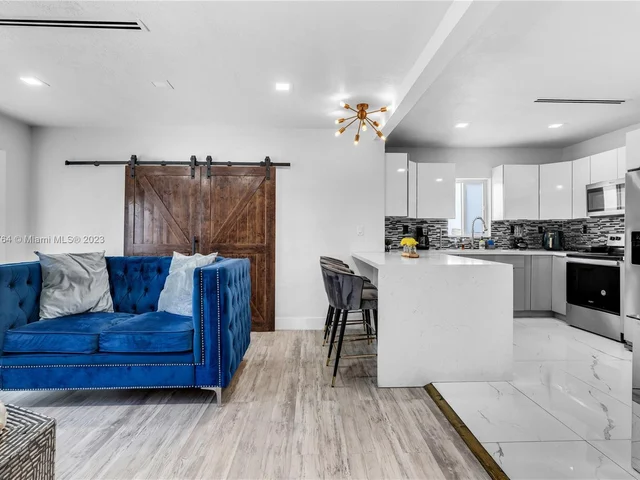 231 NW 44th St, Miami FL 33127