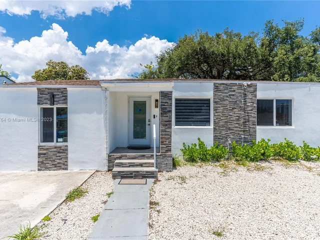 231 NW 44th St, Miami FL 33127