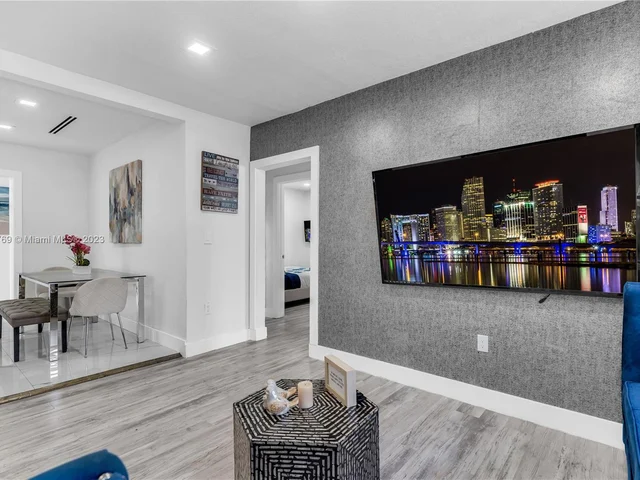 231 NW 44th St # 231, Miami FL 33127