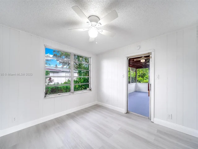 5801 NW 70th Ave, Tamarac FL 33321