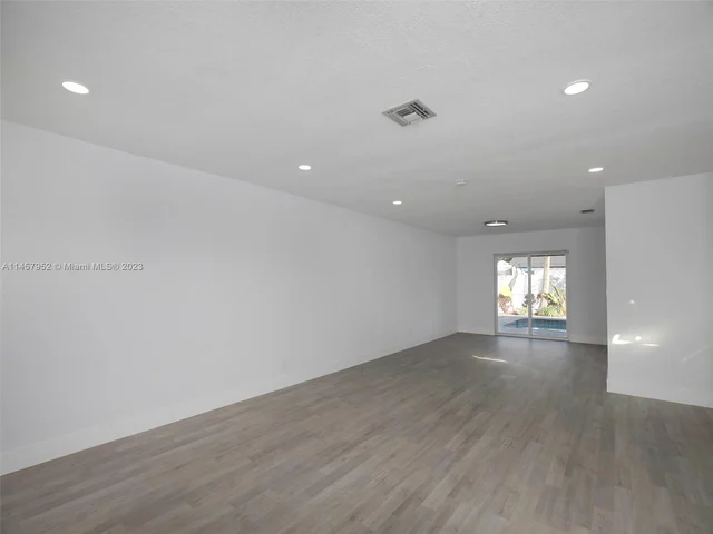 7971 SW 30th St, Davie FL 33328