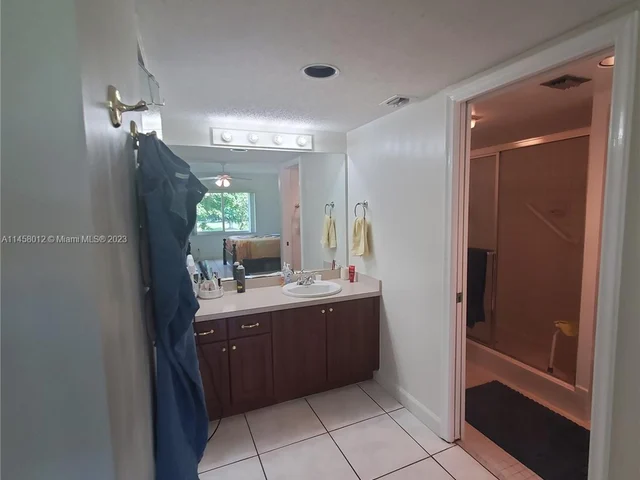 1200 SW 125th Ave # 315L, Pembroke Pines FL 33027