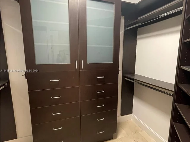 520 Brickell Key Dr # A1003, Miami FL 33131