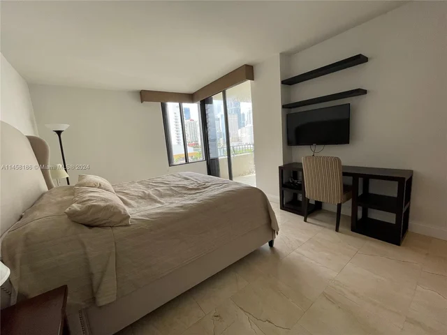 520 Brickell Key Dr # A1003, Miami FL 33131