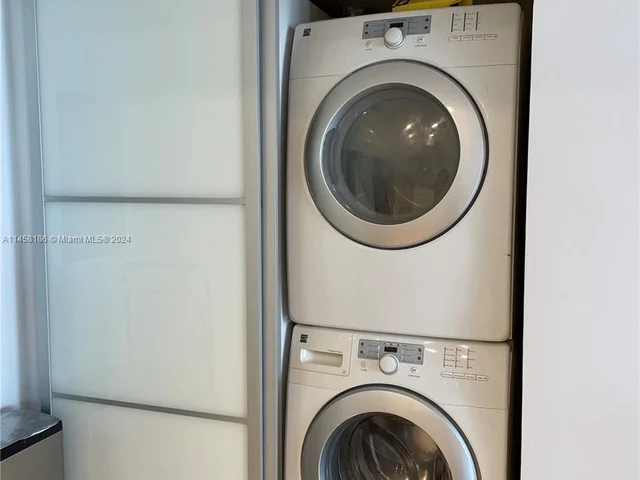 520 Brickell Key Dr # A1003, Miami FL 33131