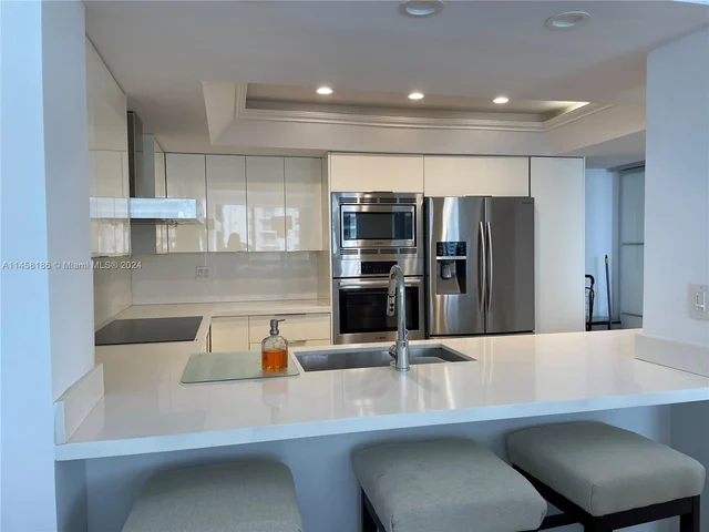 520 Brickell Key Dr # A1003, Miami FL 33131