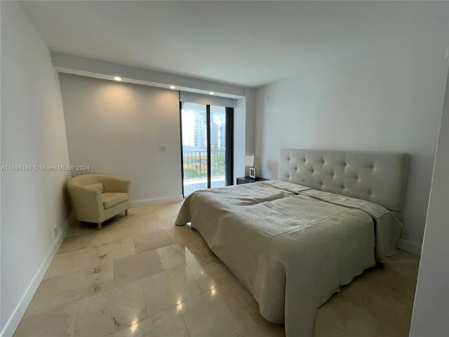 520 Brickell Key Dr # A1003, Miami FL 33131