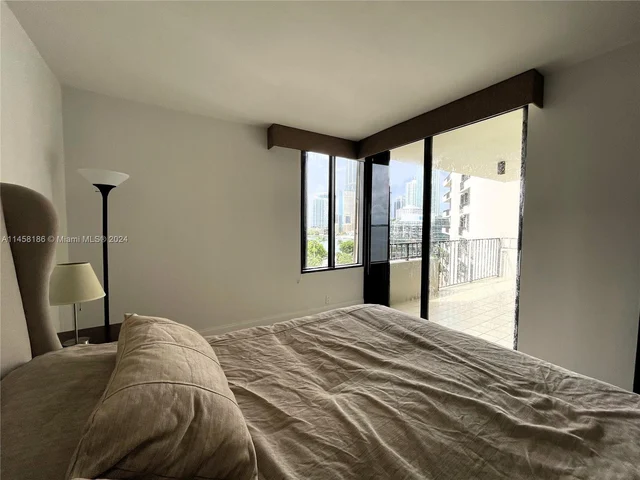 520 Brickell Key Dr # A1003, Miami FL 33131