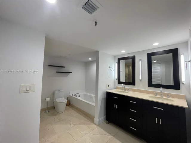 520 Brickell Key Dr # A1003, Miami FL 33131