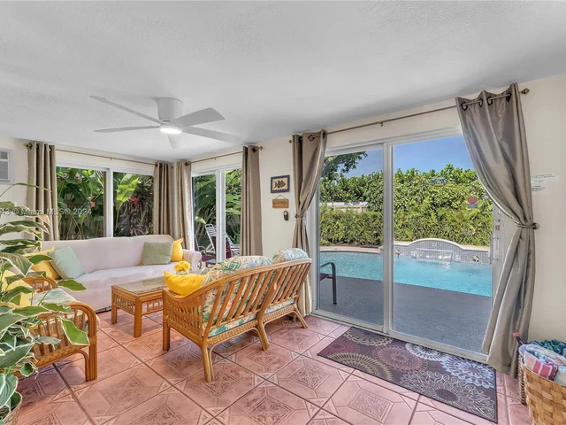 2109 NW 2nd Ave, Wilton Manors FL 33311