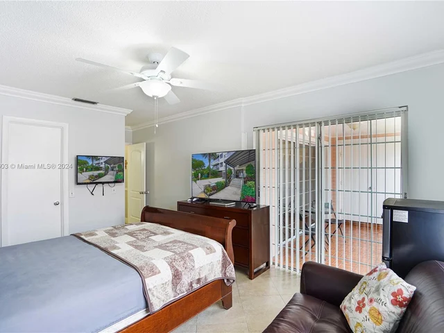 10521 Mahogany Key Cir # 207, Miami FL 33196