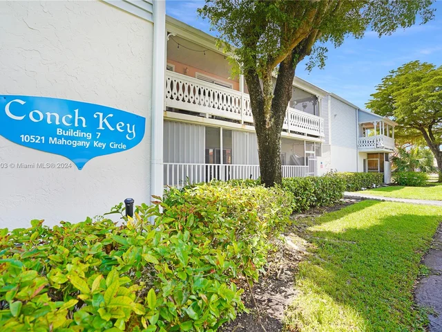 10521 Mahogany Key Cir # 207, Miami FL 33196