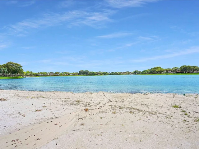 10521 Mahogany Key Cir # 207, Miami FL 33196