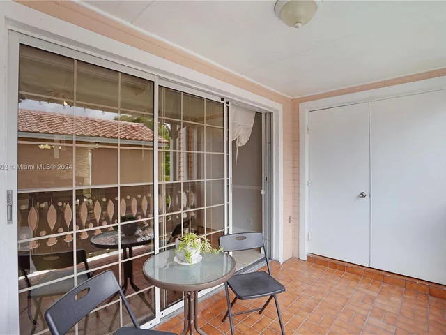 10521 Mahogany Key Cir # 207, Miami FL 33196